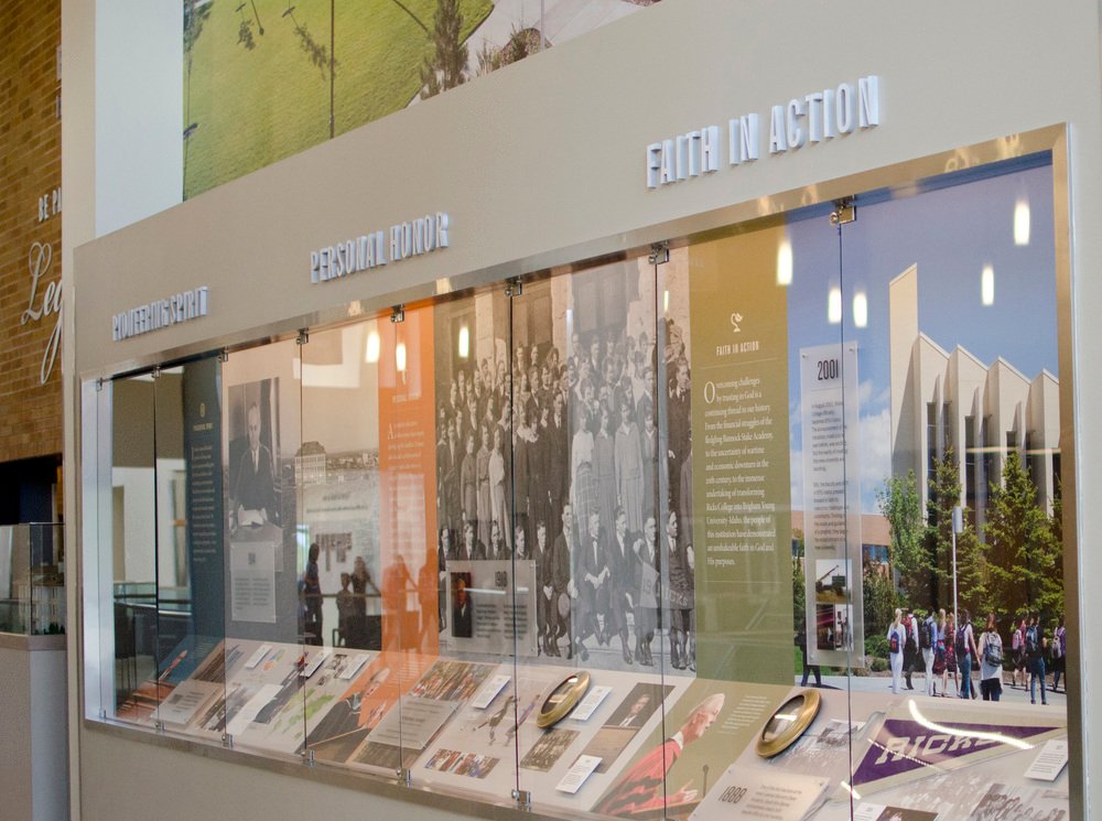 Vineyard Sign Company 120709 LegacyHall 094 client